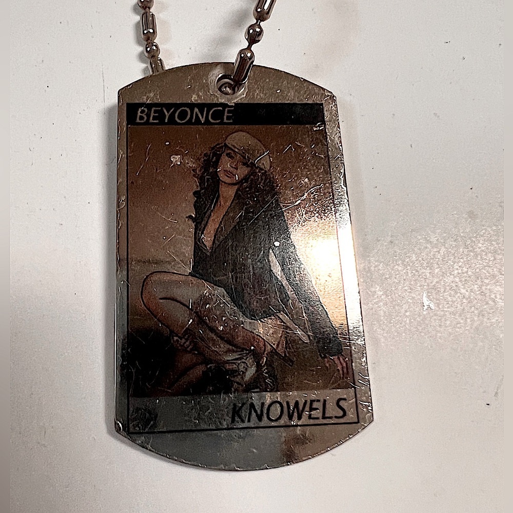 Beyoncé Knowles necklace
